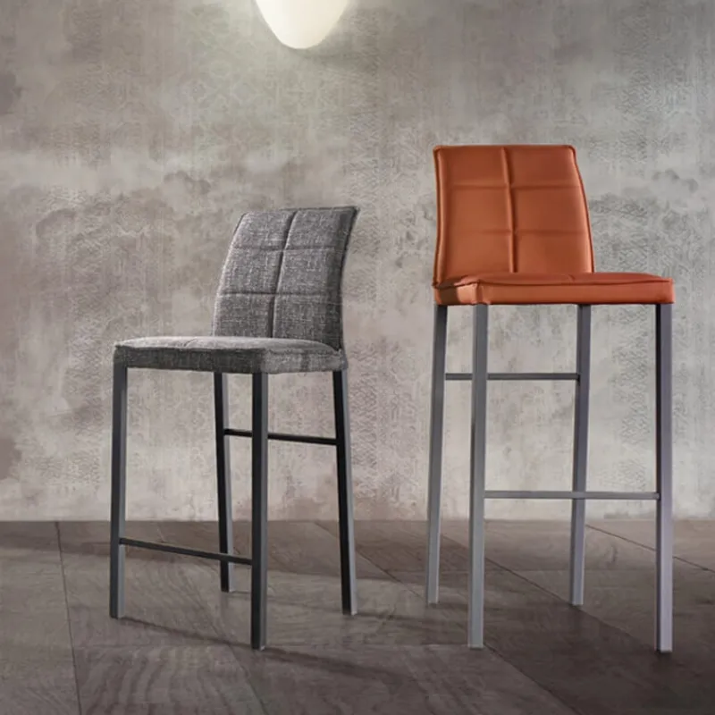 Europea Atlanta Tabouret snack italien en synthétique avec pieds en métal* Tabouret Snack (assise +/- 65 Cm)|Tabouret De Bar (assise +/- 80 Cm)