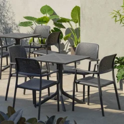Clip Petite table de jardin carrée en polypropylène* Table De Jardin