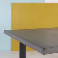Neoh Eternelle Table industrielle française en béton ciré pieds traîneau* Table De Salle à Manger