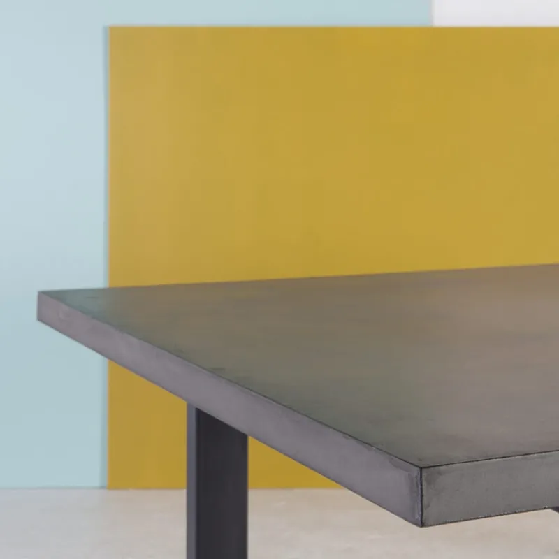 Neoh Eternelle Table industrielle française en béton ciré pieds traîneau* Table De Salle à Manger