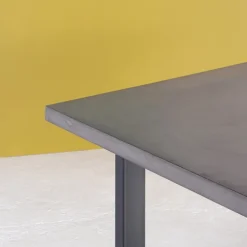 Neoh Eternelle Table industrielle française en béton ciré pieds traîneau* Table De Salle à Manger