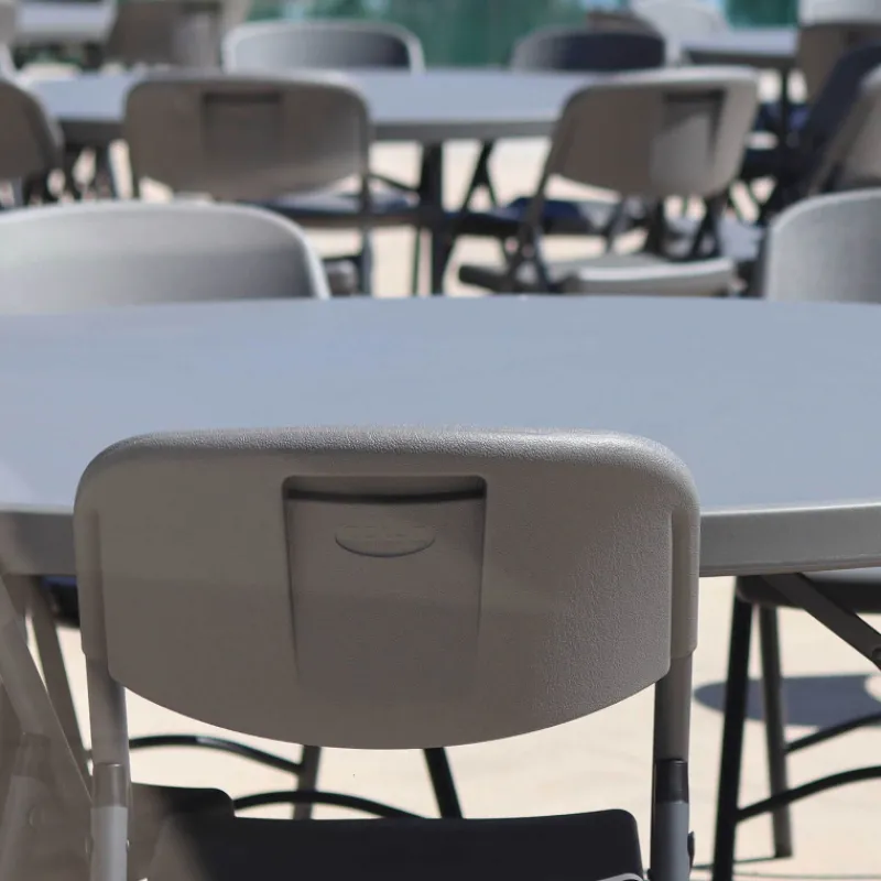 NormanChaise pliante en polyéthylène gris foncé* Chaise De Cuisine