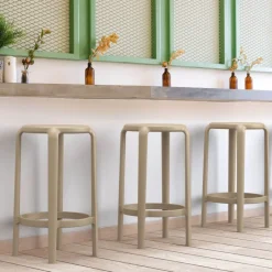 Tom Tabouret snack sans dossier en polypropylène* Tabouret Snack (assise +/- 65 Cm)|Tabouret De Bar (assise +/- 80 Cm)